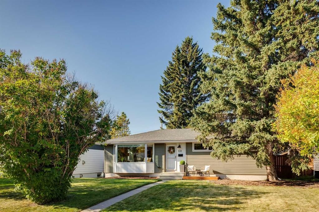 131 Gloucester Crescent SW, Calgary — main listing photo