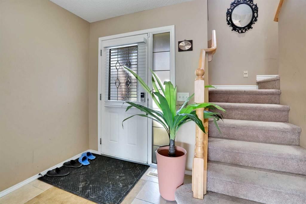 228 Covehaven Terrace NE, Calgary — photo 3 of 50