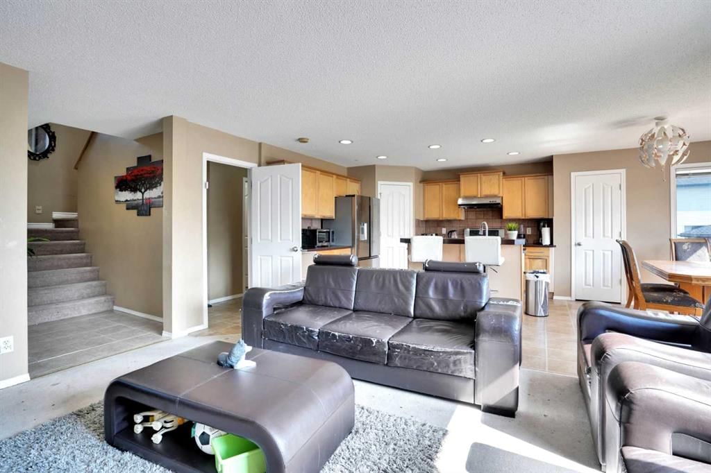 228 Covehaven Terrace NE, Calgary — photo 5 of 50