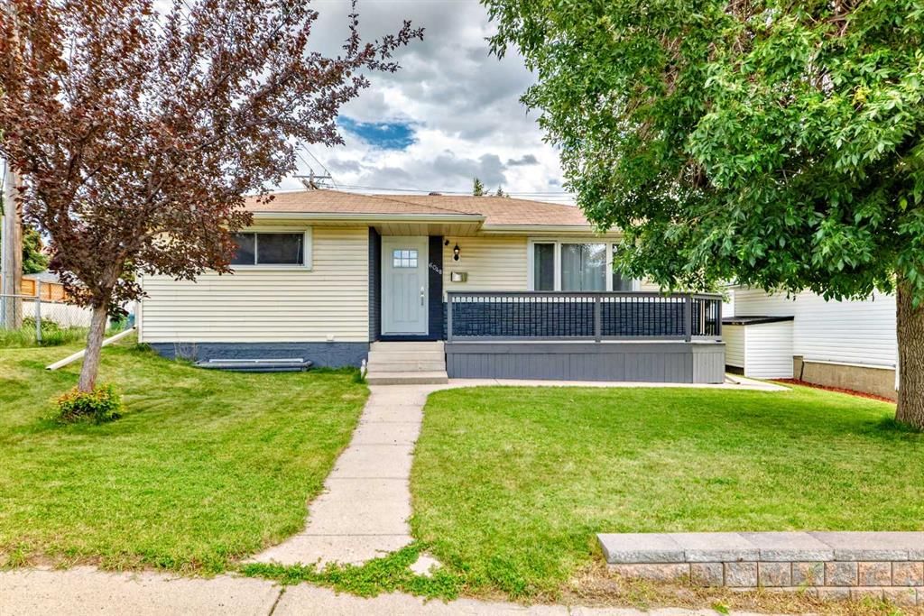 6048 Dalgetty Drive NW, Calgary — main listing photo