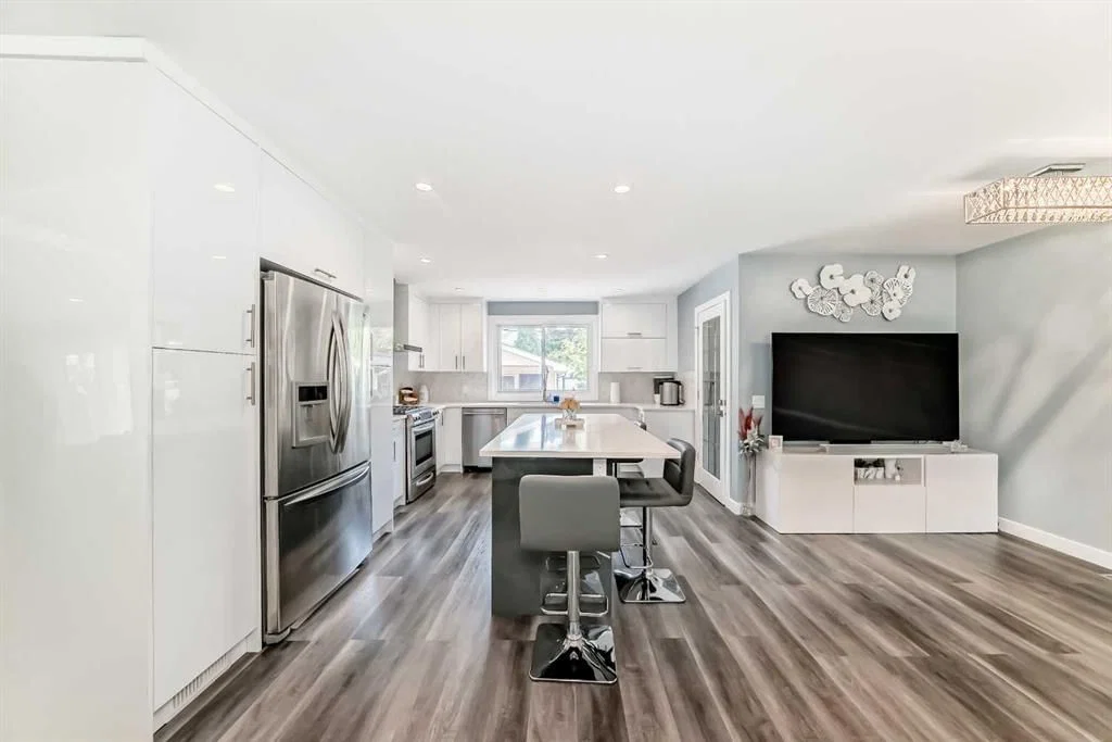 6048 Dalgetty Drive NW, Calgary — photo 5 of 50