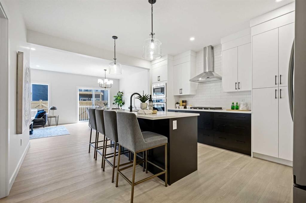 91 Versant Way SW, Calgary — photo 3 of 48
