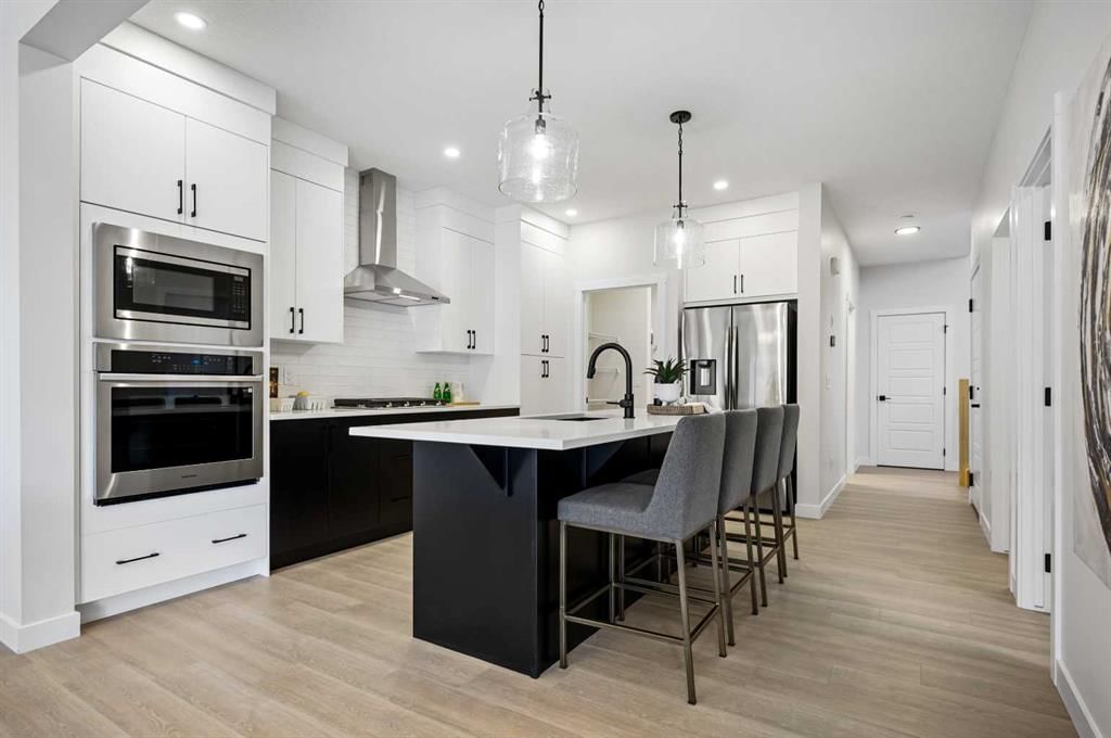 91 Versant Way SW, Calgary — photo 4 of 48