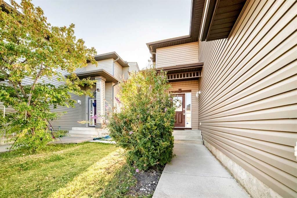 83 Bridlecrest Street SW, Calgary — photo 4 of 45