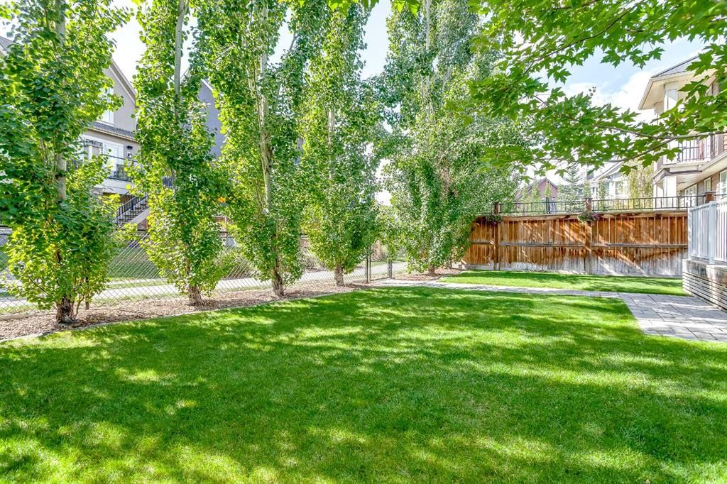 216 Mahogany Bay SE, Calgary — photo 5 of 50