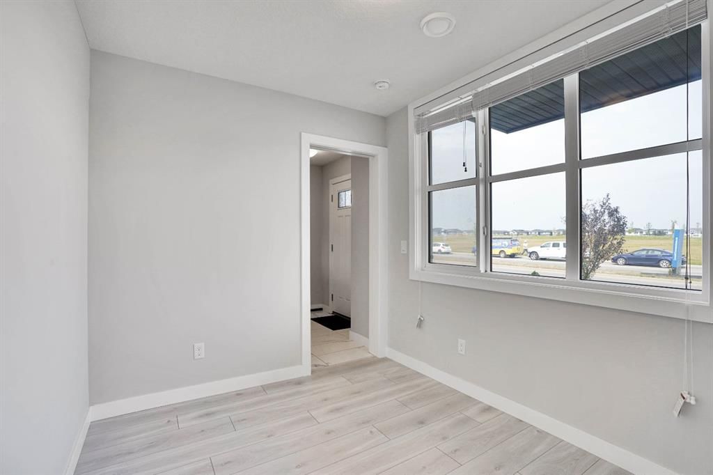 6469 128 Avenue NE, Calgary — photo 4 of 31