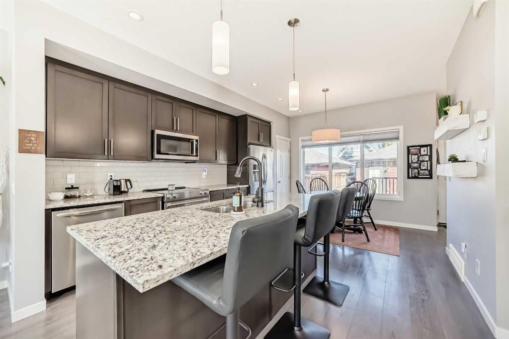 176 Masters Avenue SE, Calgary — photo 4 of 50