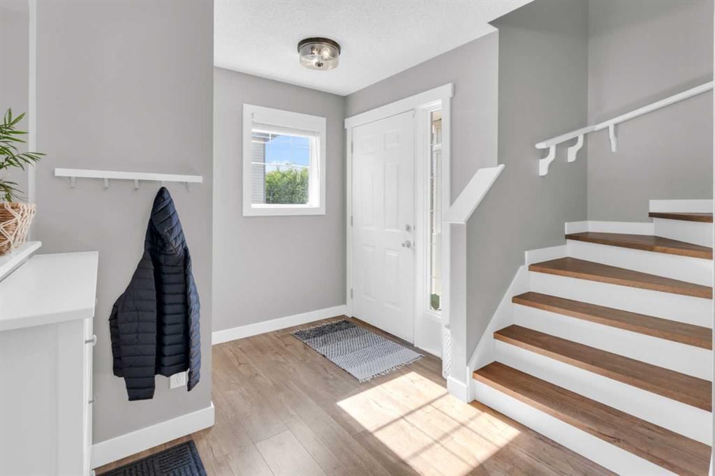 230 Evanscreek Court NW, Calgary — photo 3 of 36