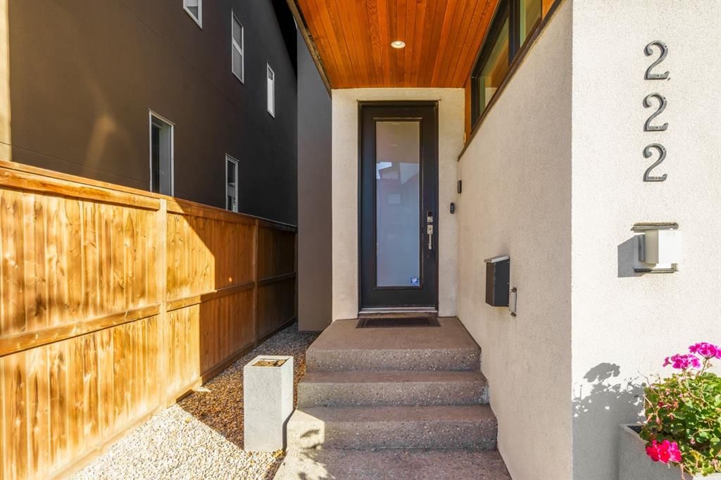 222 10 Street NE, Calgary — photo 3 of 50