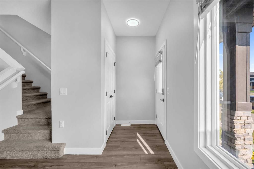 39 Cornerbrook Gate NE, Calgary — photo 4 of 35