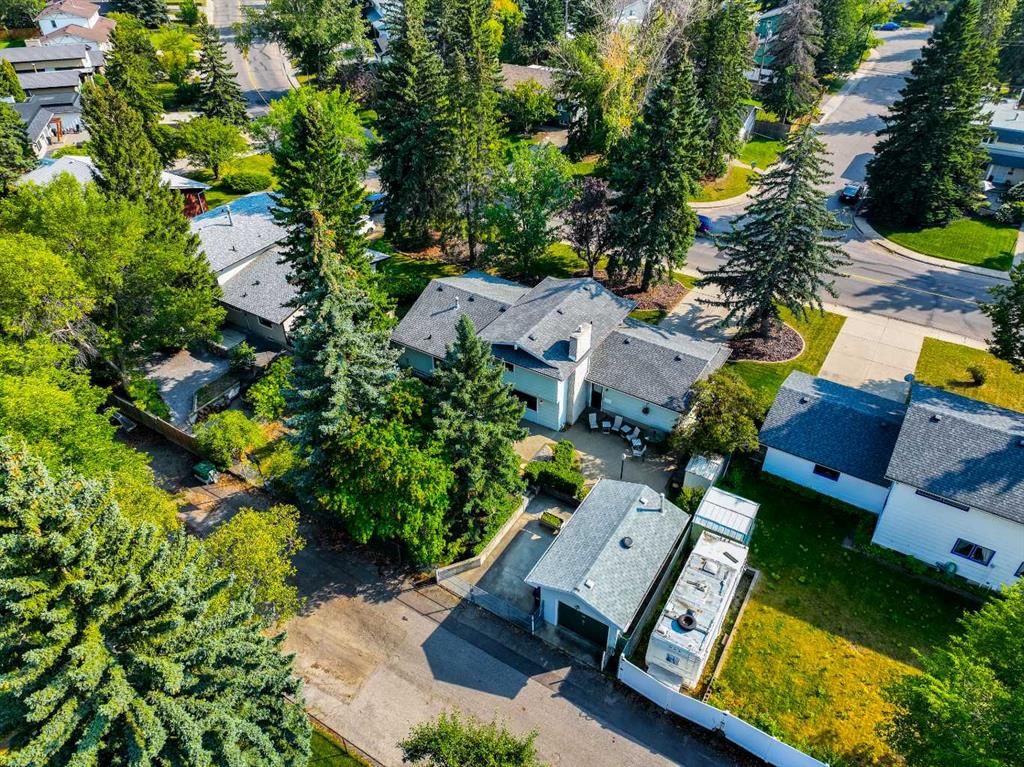 444 Willingdon Boulevard SE, Calgary — photo 5 of 35