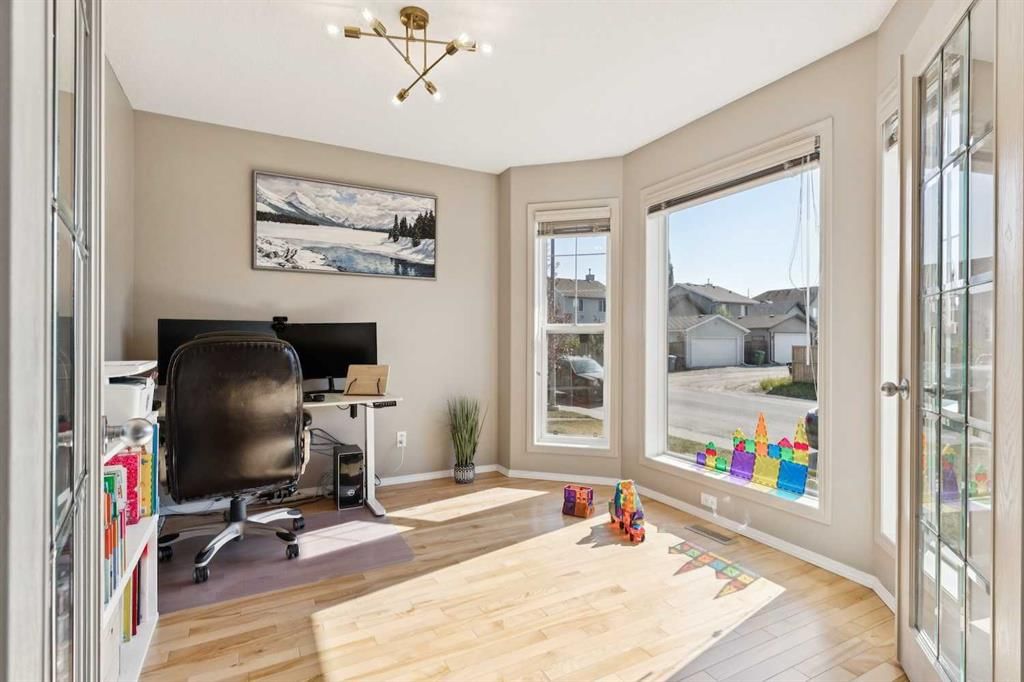 46 Cranberry Close SE, Calgary — photo 4 of 42