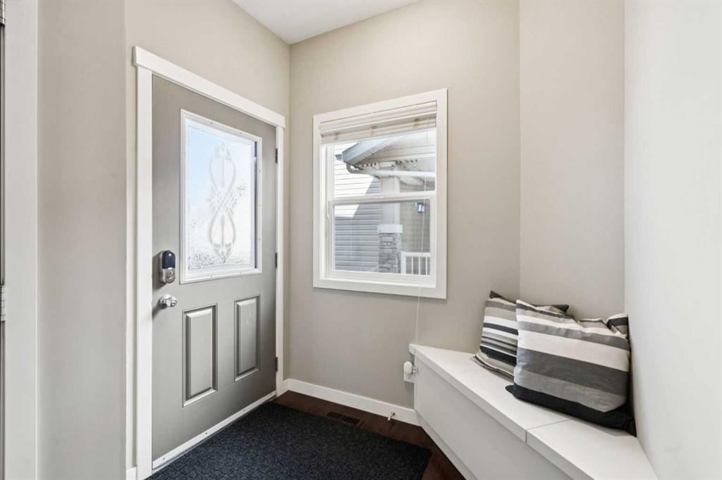 191 Sage Valley Circle NW, Calgary — photo 4 of 40