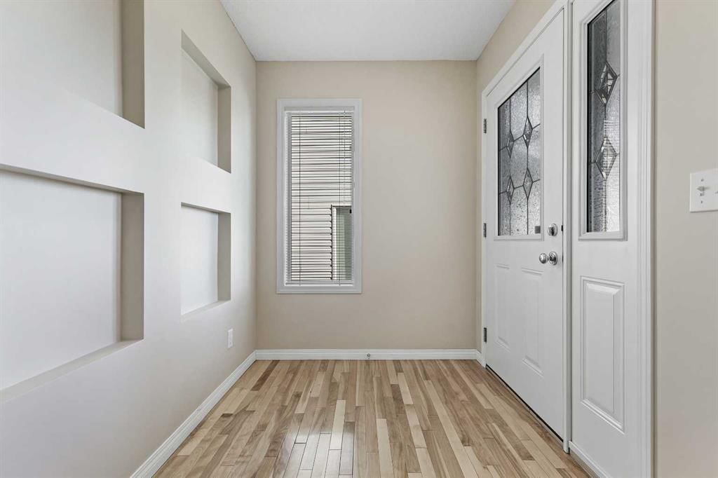181 Everridge Drive SW, Calgary — photo 5 of 50