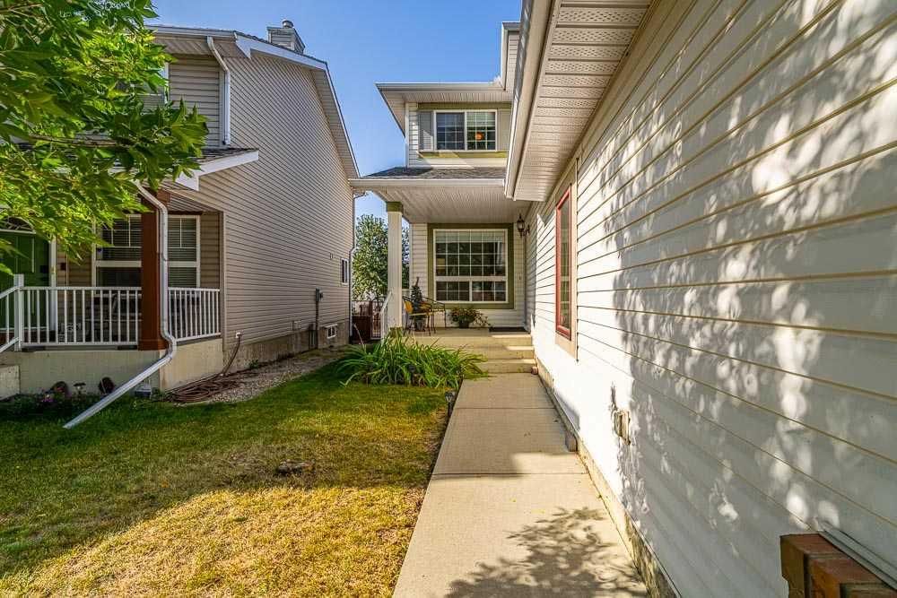 13721 Mount McKenzie Drive SE, Calgary — photo 3 of 33