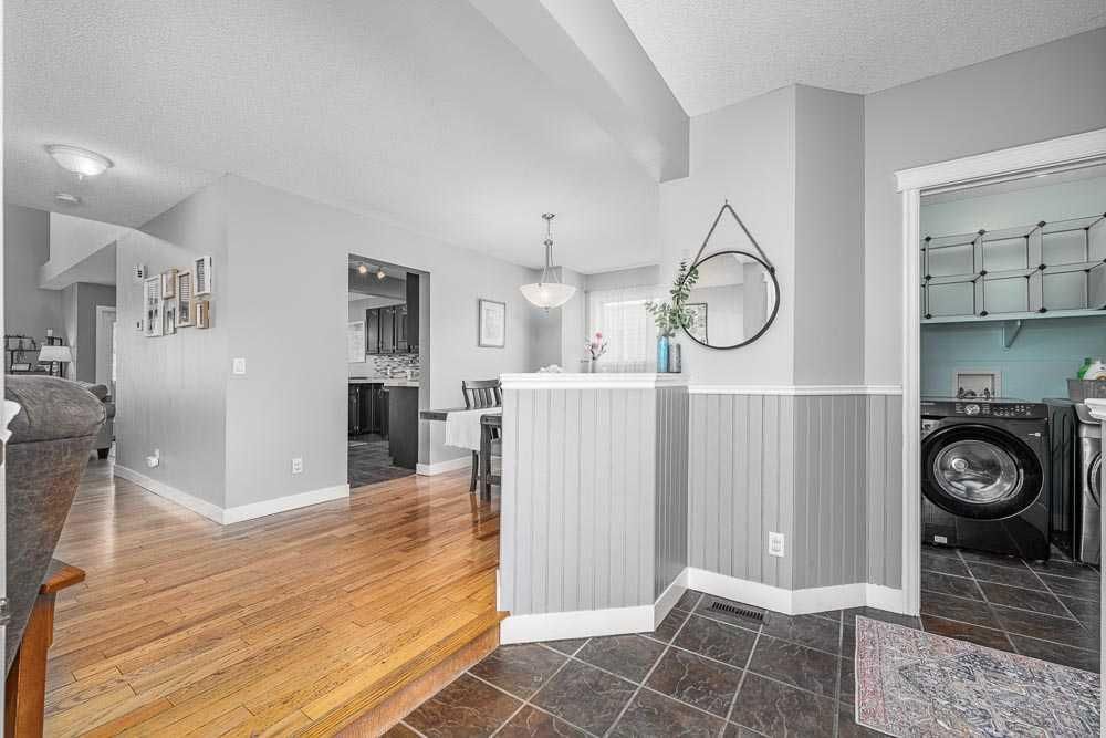 13721 Mount McKenzie Drive SE, Calgary — photo 5 of 33