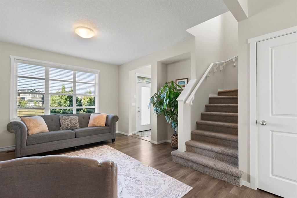 187 Savanna Parade NE, Calgary — photo 3 of 35