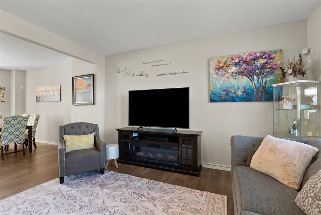 187 Savanna Parade NE, Calgary — photo 5 of 35
