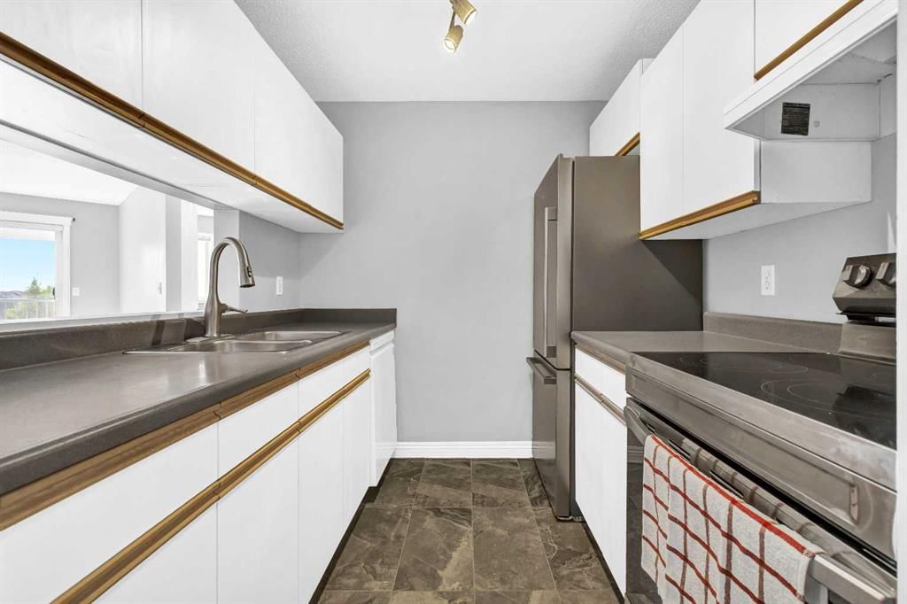 309, 10 Dover Point SE, Calgary — photo 3 of 27