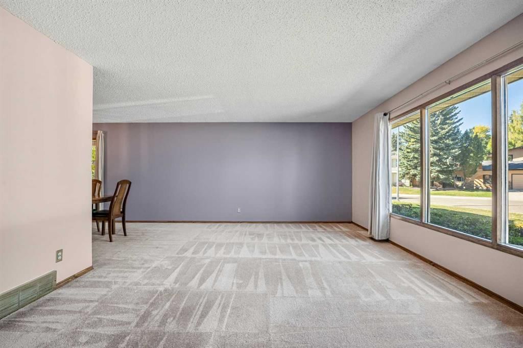 344 Parkland Way SE, Calgary — photo 5 of 50
