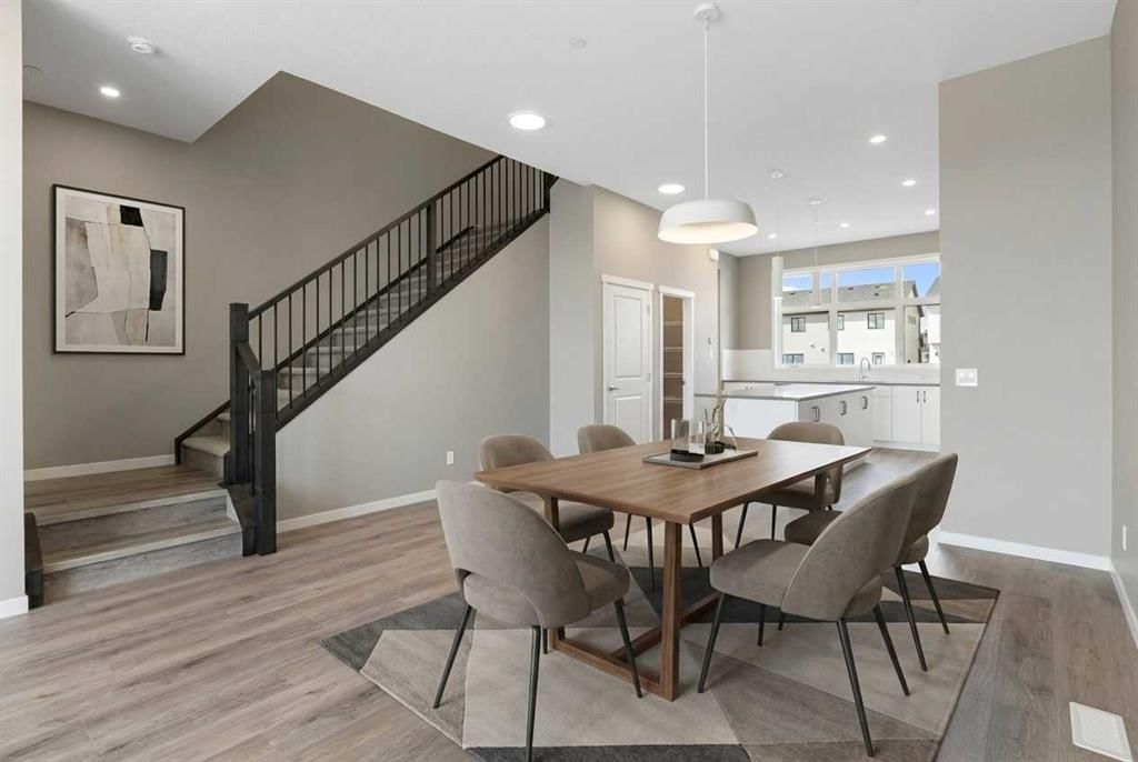 415 Hotchkiss Manor SE, Calgary — photo 3 of 39