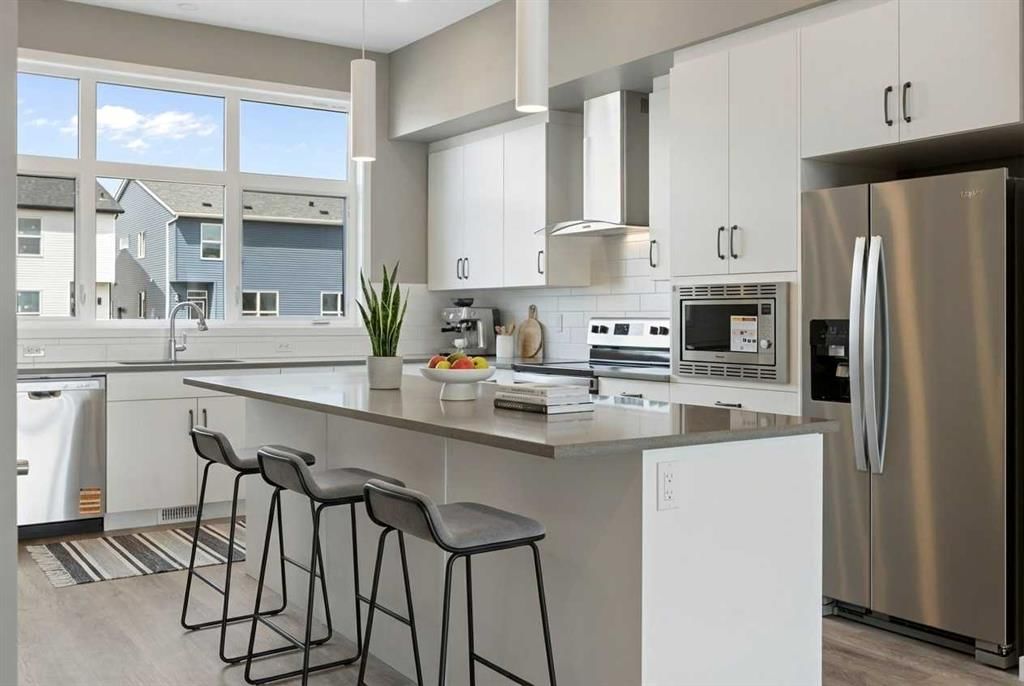 415 Hotchkiss Manor SE, Calgary — photo 4 of 39
