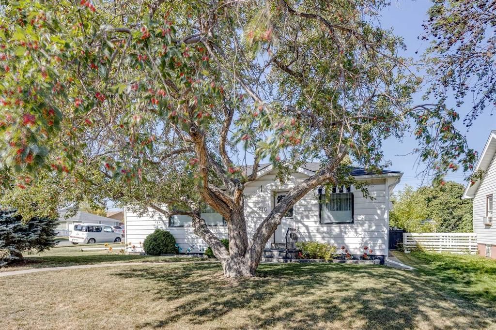 840 19 Avenue NW, Calgary — main listing photo