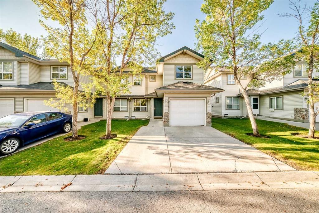 215 Harvest Gold Place NE, Calgary — main listing photo