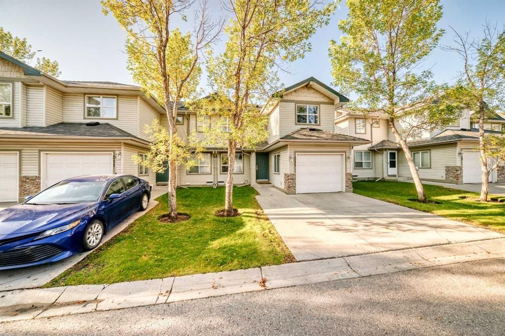 215 Harvest Gold Place NE, Calgary — photo 3 of 49