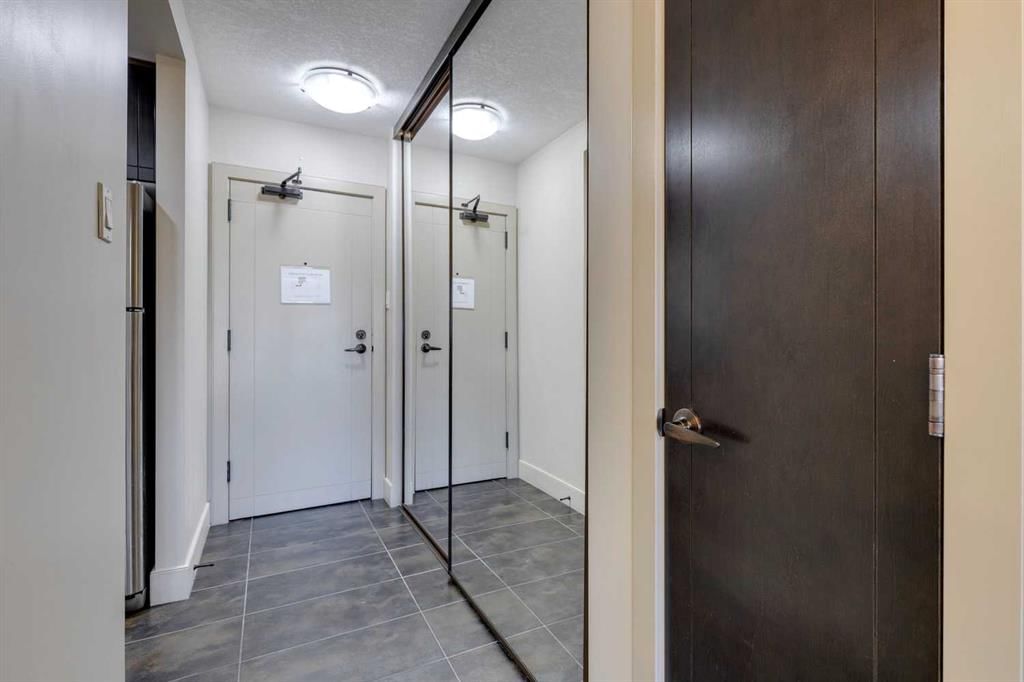 704, 812 14 Avenue SW, Calgary — photo 3 of 32