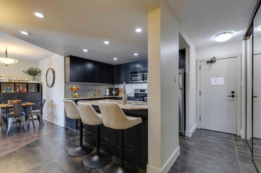 704, 812 14 Avenue SW, Calgary — photo 4 of 32