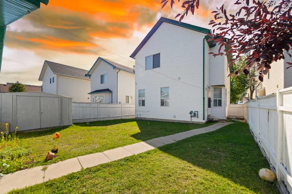 14 Tarington Park NE, Calgary — photo 5 of 37