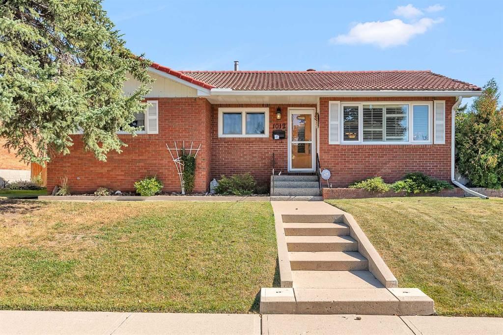 1012 Mackid Road NE, Calgary — photo 2 of 46