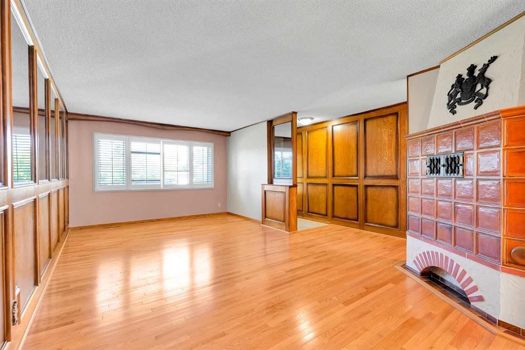 1012 Mackid Road NE, Calgary — photo 5 of 46