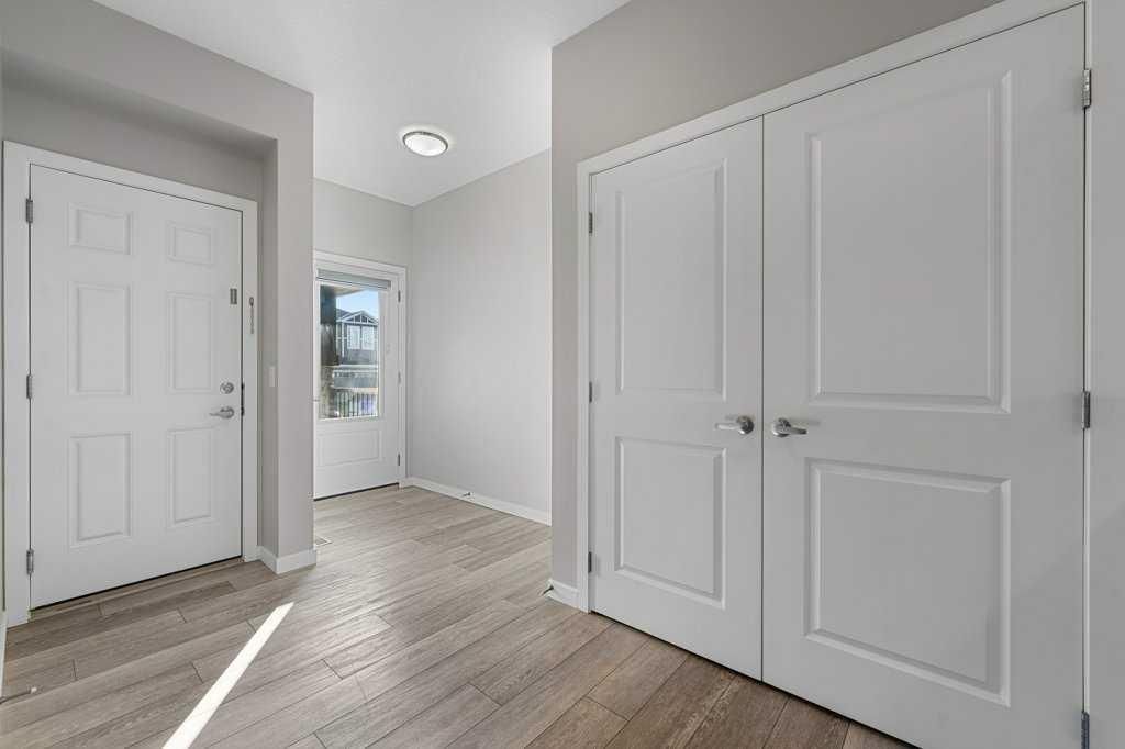 166 Carringsby Way NW, Calgary — photo 4 of 50