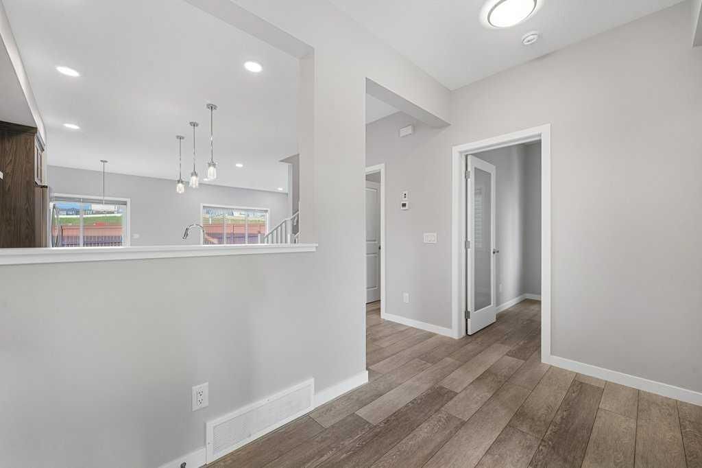 166 Carringsby Way NW, Calgary — photo 5 of 50