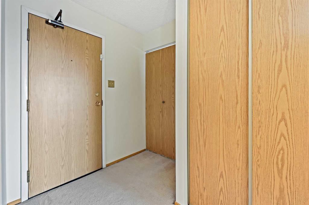 503, 5204 Dalton Drive NW, Calgary — photo 5 of 31