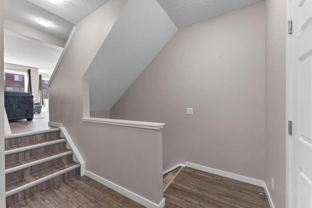 59 Howse Manor NE, Calgary — photo 3 of 45