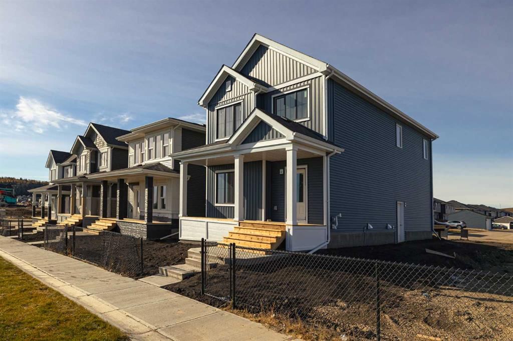 19 Creekstone Walk SW, Calgary — main listing photo
