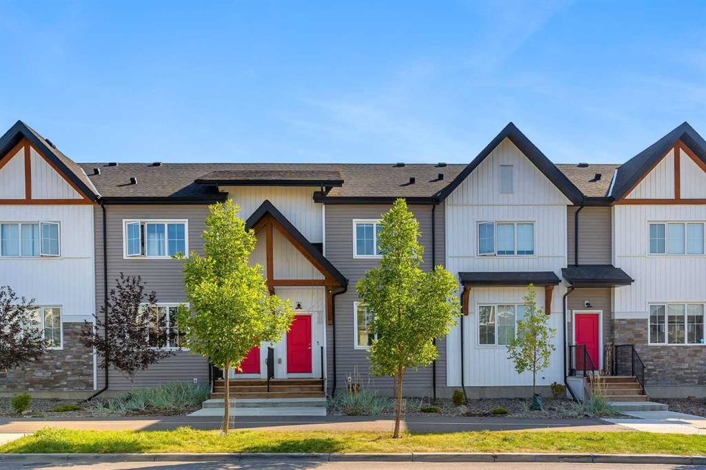 72 Creekside Boulevard SW, Calgary — photo 2 of 31