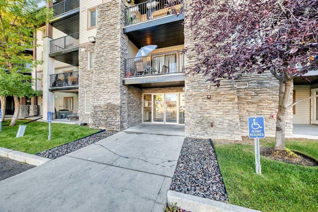 2238, 8 Bridlecrest Drive SW, Calgary — photo 3 of 46