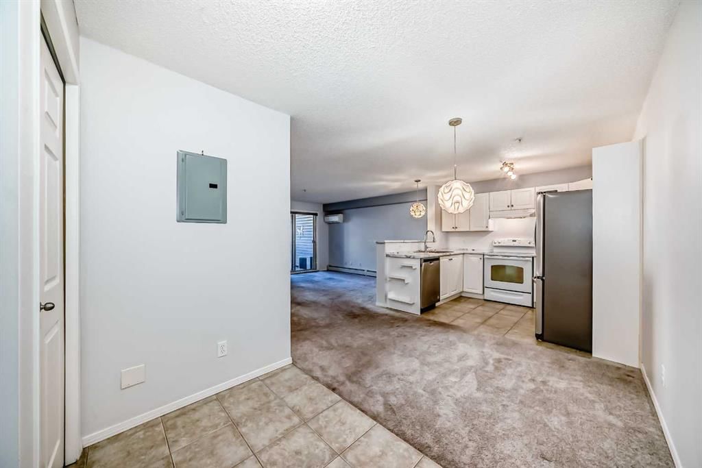 2238, 8 Bridlecrest Drive SW, Calgary — photo 5 of 46