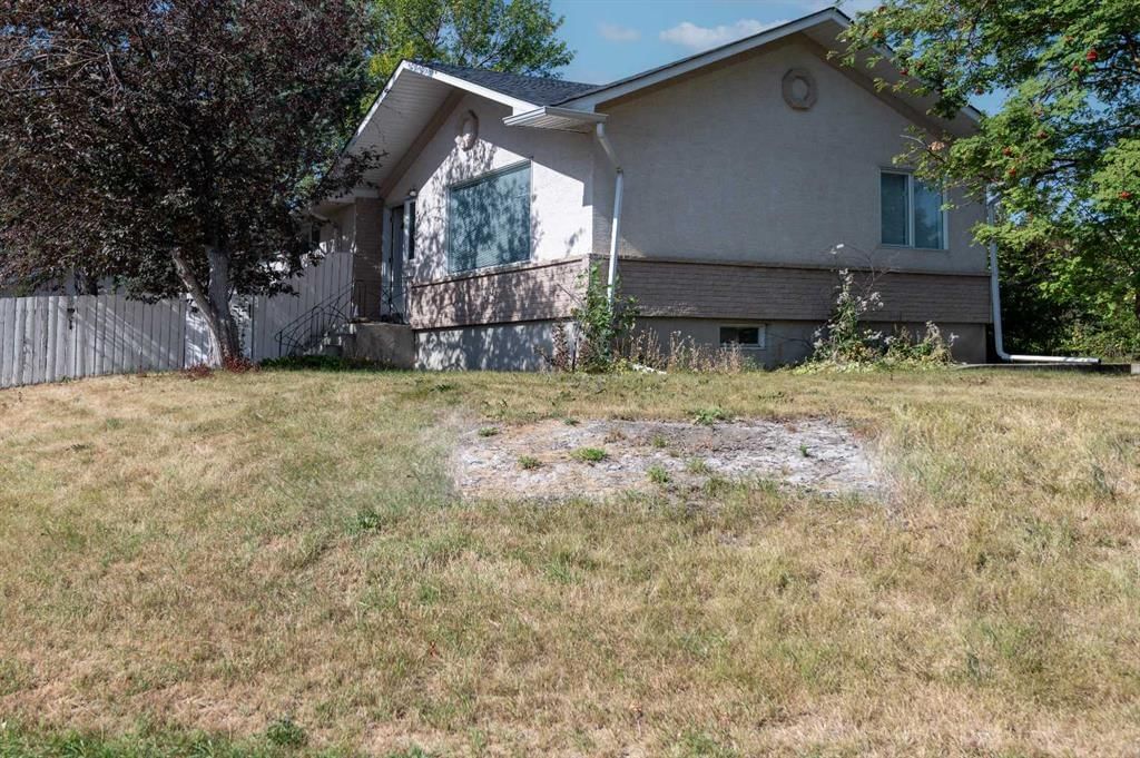 4328 Greenview Drive NE, Calgary — photo 2 of 31