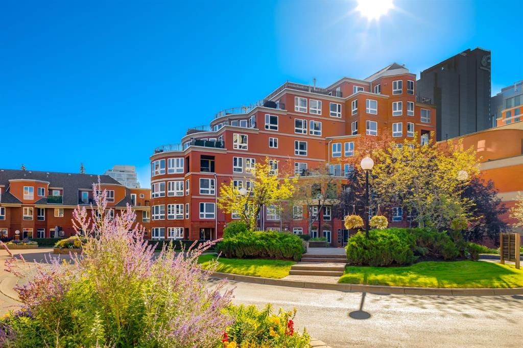 8704, 400 Eau Claire Avenue SW, Calgary — main listing photo