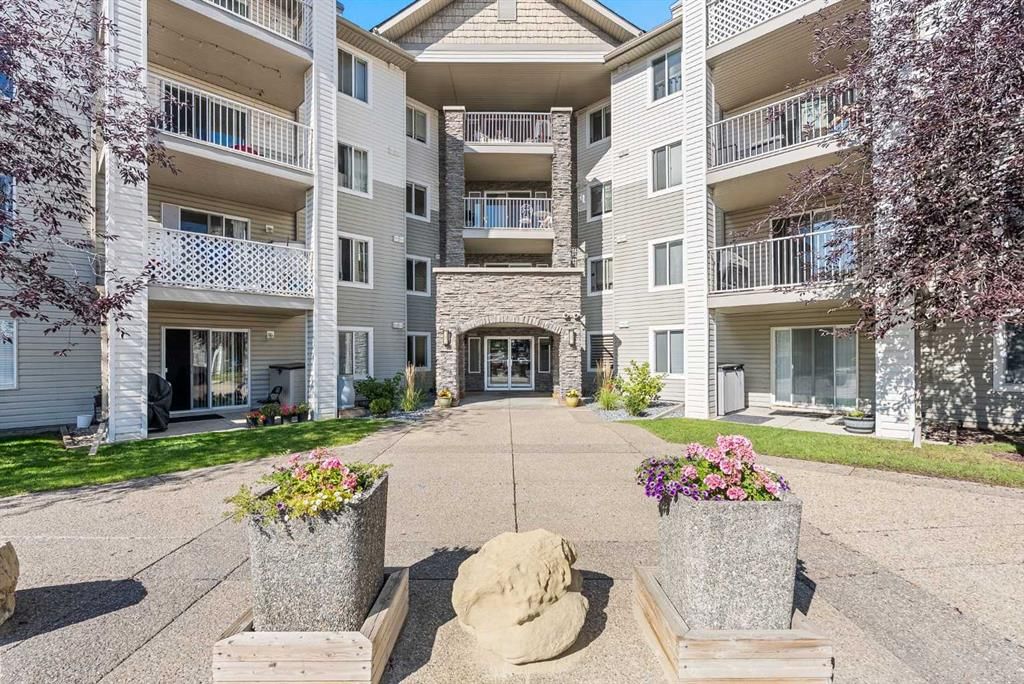 210, 2000 Somervale Court SW, Calgary — photo 2 of 24