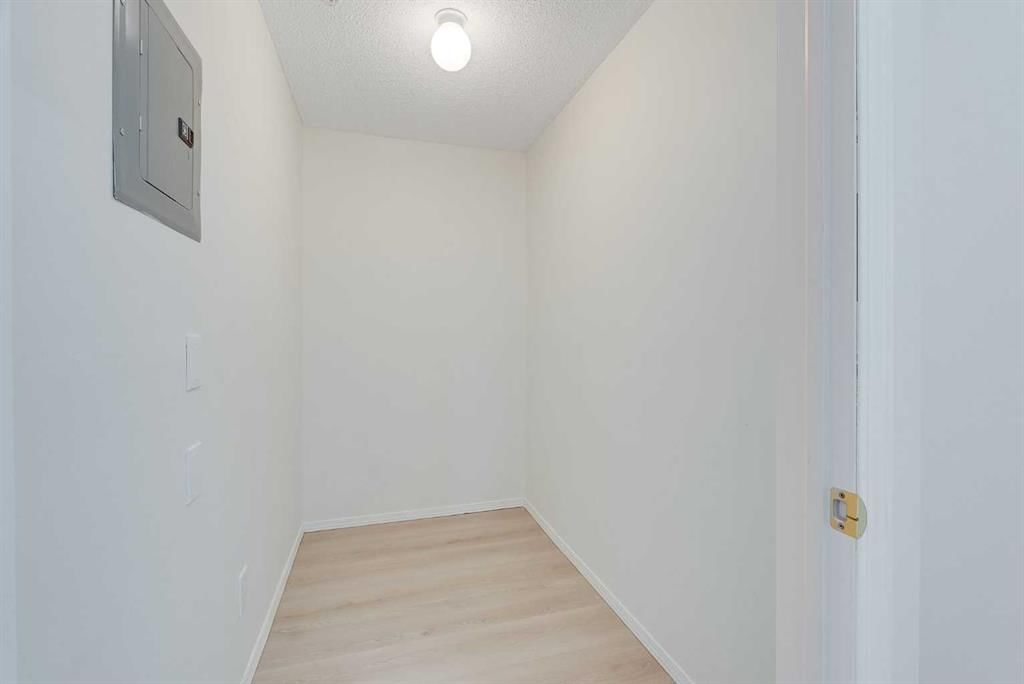 210, 2000 Somervale Court SW, Calgary — photo 5 of 24