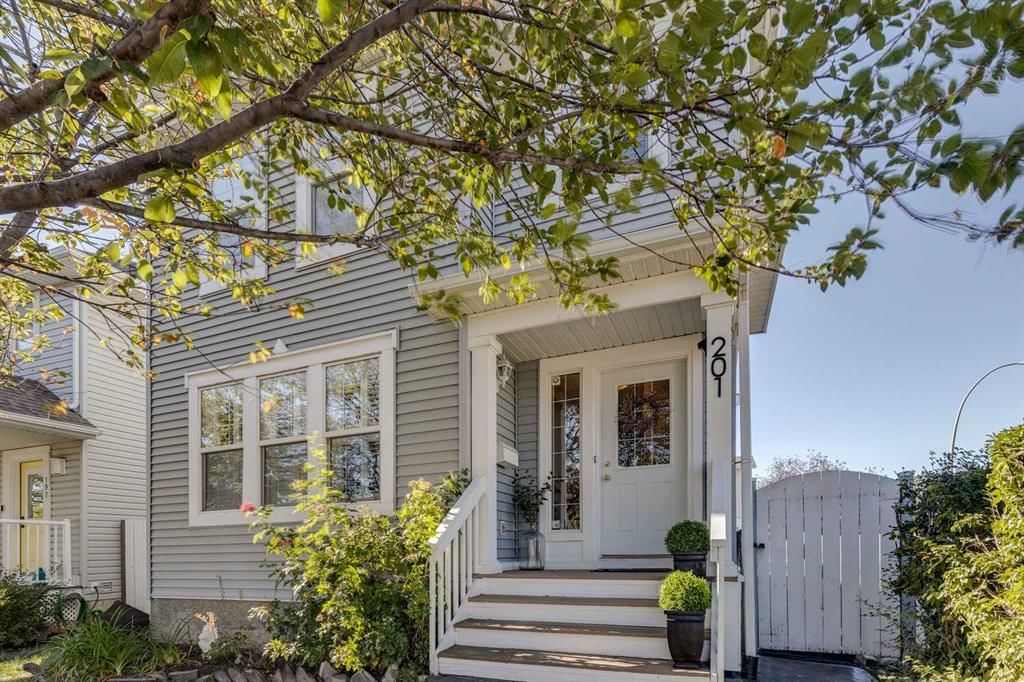 201 Citadel Forest Close NW, Calgary — main listing photo