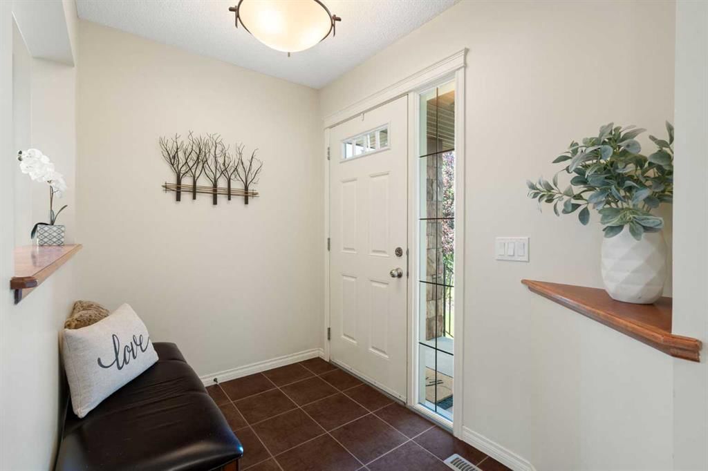 206 Silverado Range Place SW, Calgary — photo 3 of 50
