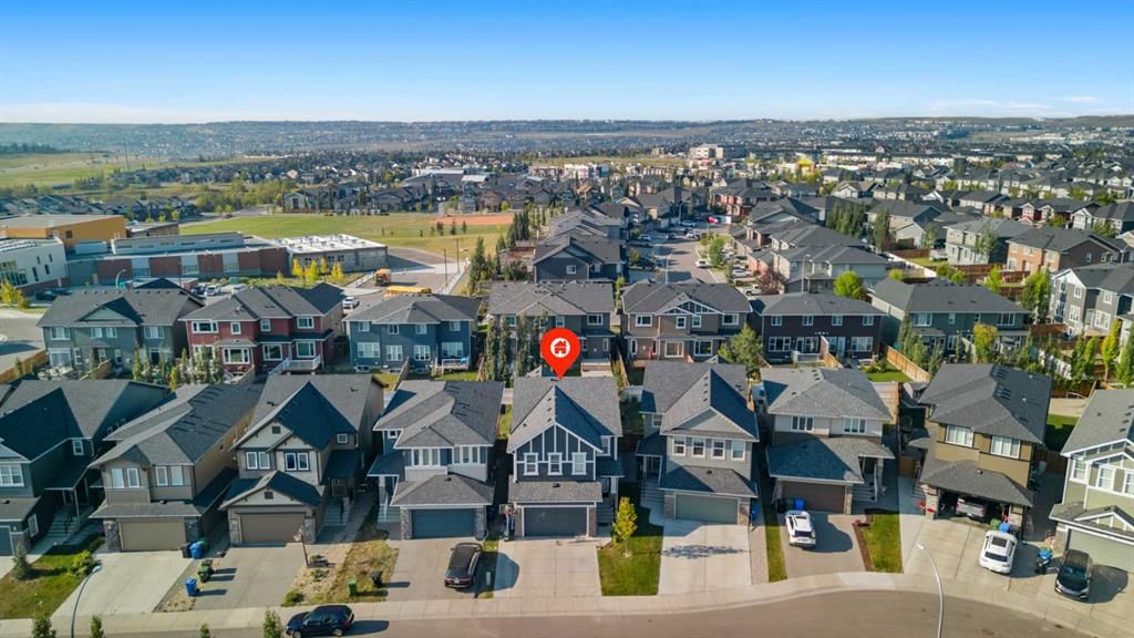 231 Evansglen Circle NW, Calgary — main listing photo