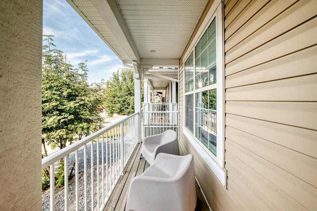 352 Auburn Crest Way SE, Calgary — photo 4 of 50
